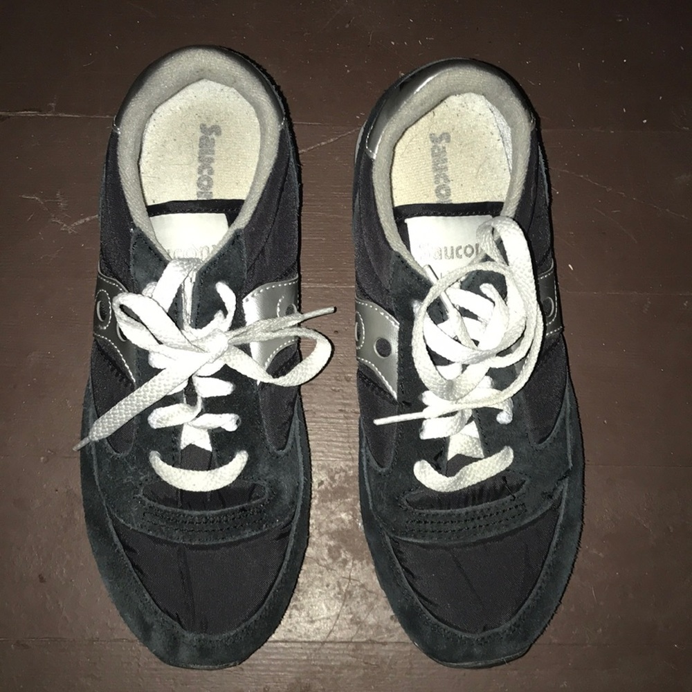 Saucony size 8.5 shoes.